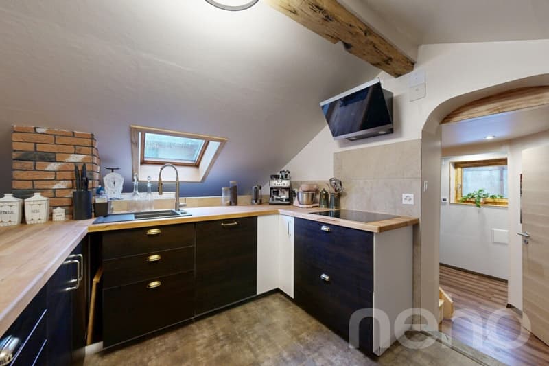 Individual villa with storage and workshop (9)