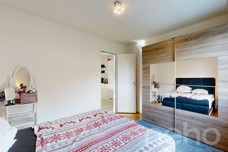 Moderne 3.5-Zimmer-Gartenwohnung mit 184 m² Garten und Sitzplatz (8)