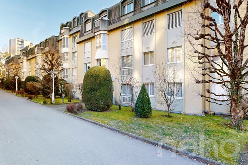 Exclusif: lumineux appartement traversant dans PPE de standing (12)