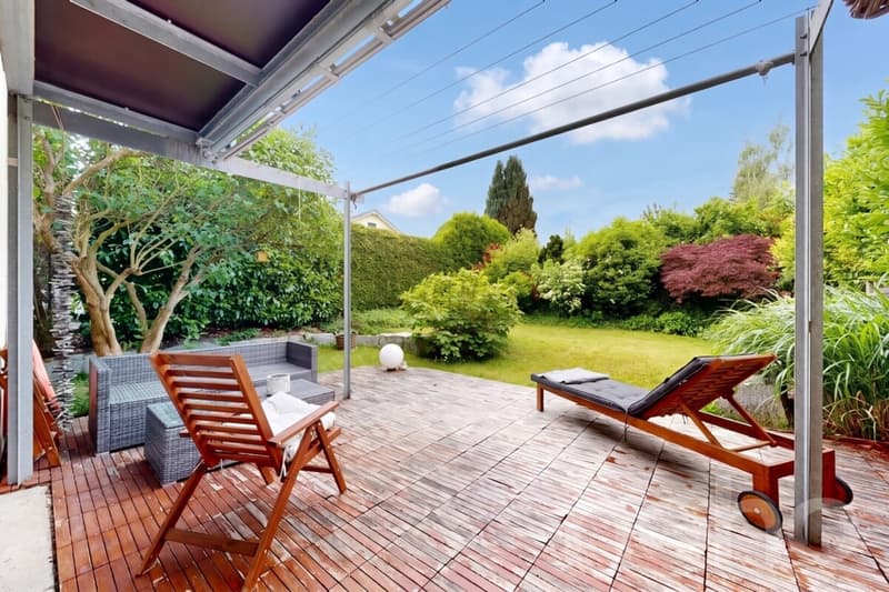 Spacious 5.5-room semi-detached house in Mönchaltorf (2)