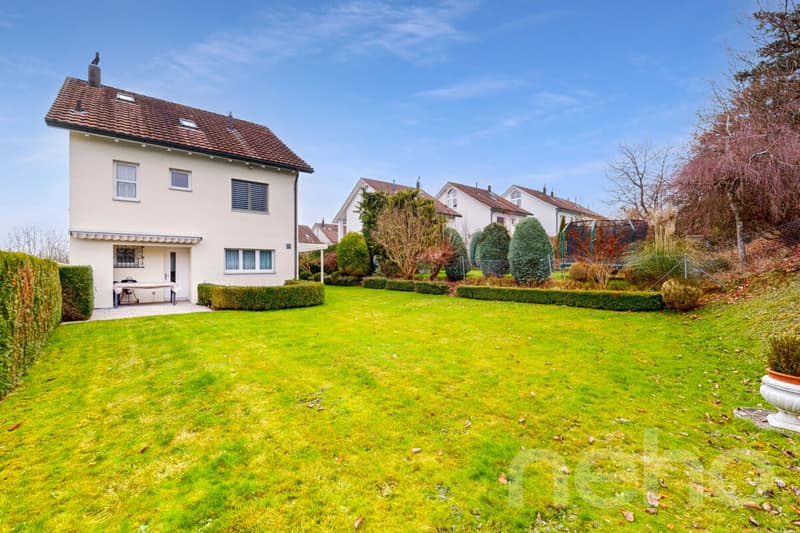 Spacious house with garden, double garage, and 30 km/h zone (4)