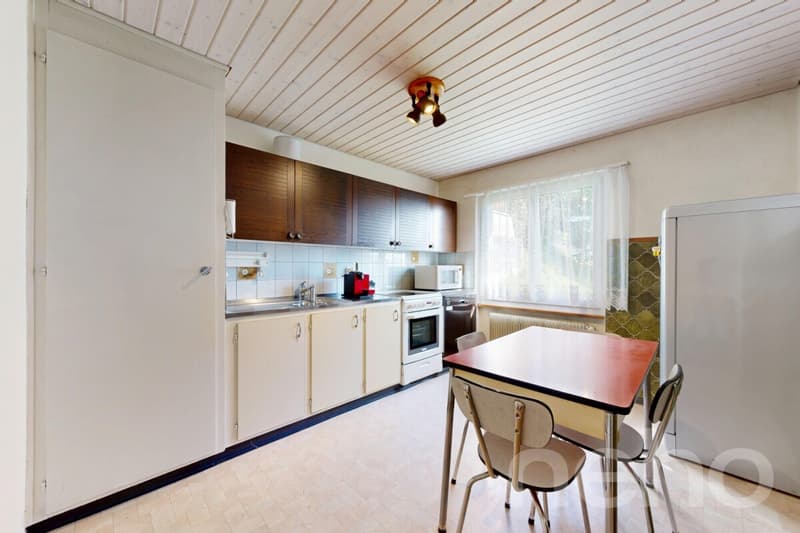 Two-family house in top location with large plot and panoramic view (9)