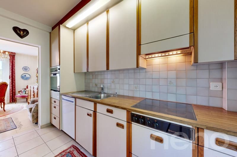 Charming 5.5-room corner row house in a sought-after location in Zurich (9)
