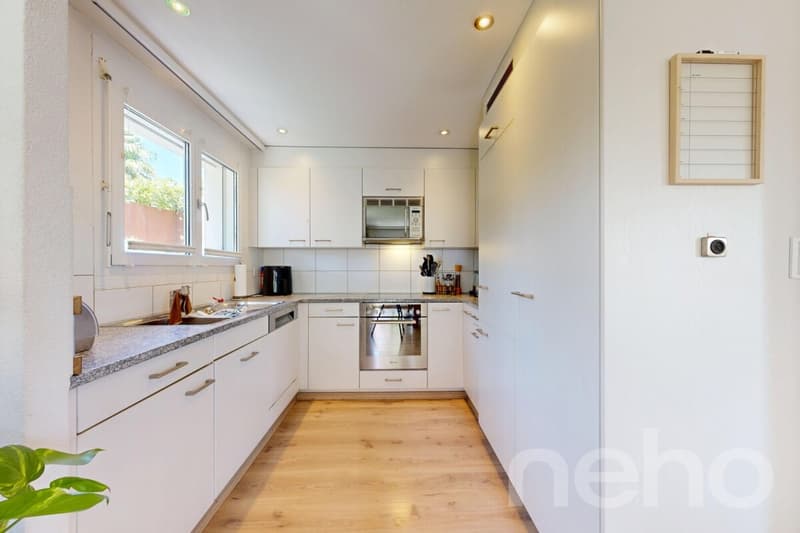 Family-friendly single-family house with sunny garden (4)