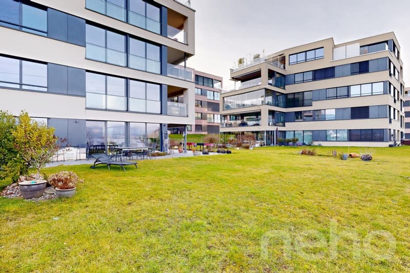 Appartement avec jardin et vue sur le lac (1)