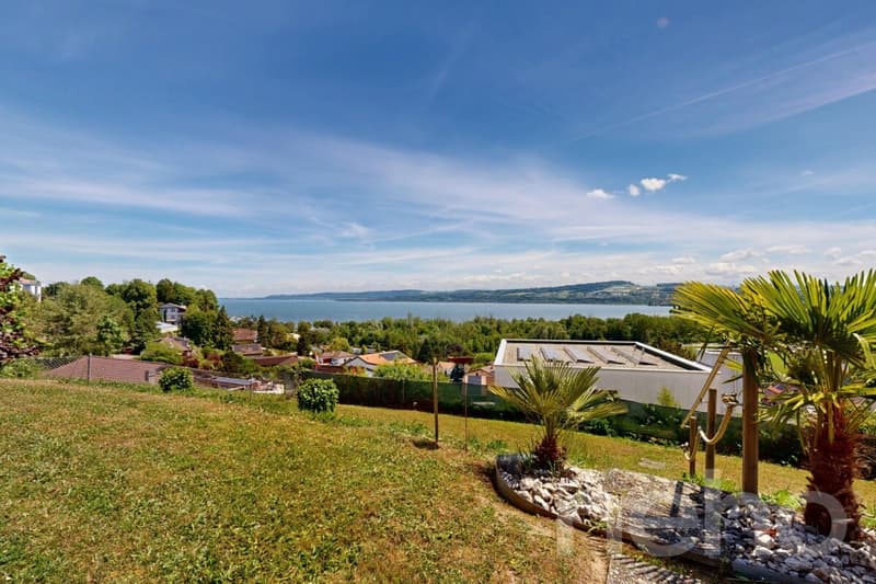Magnificent individual villa with panoramic views of the lake (2)