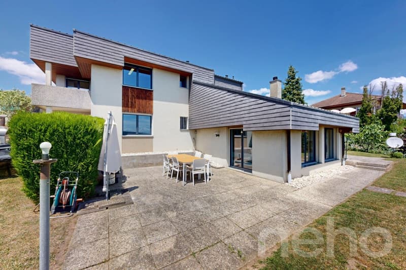 Magnificent individual villa with panoramic views of the lake (12)