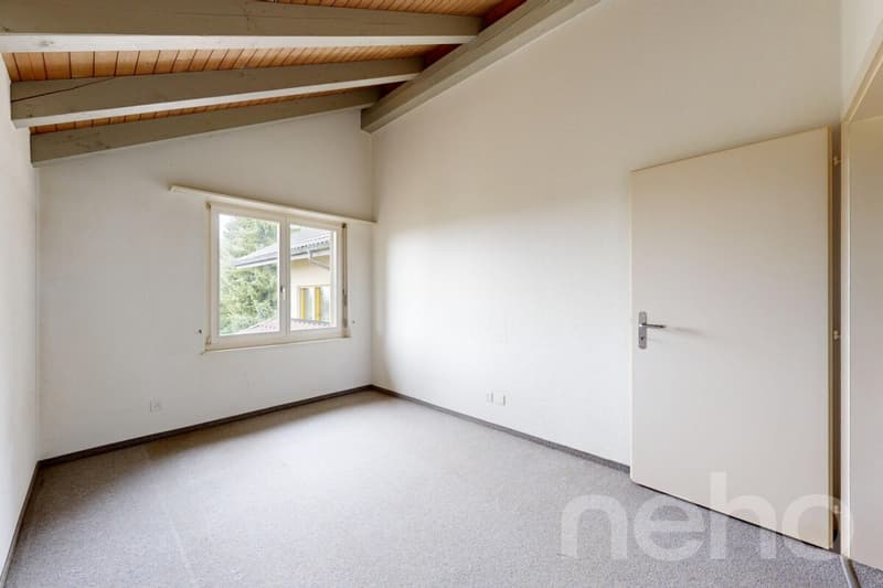 Maison unifamiliale de 7 pièces dans un endroit calme avec jardin et vue panoramique (9)