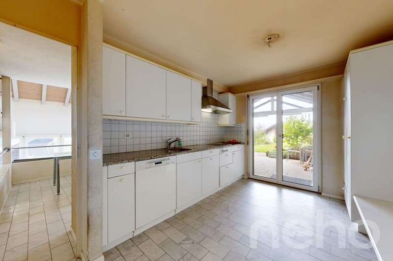 Maison unifamiliale de 7 pièces dans un endroit calme avec jardin et vue panoramique (7)