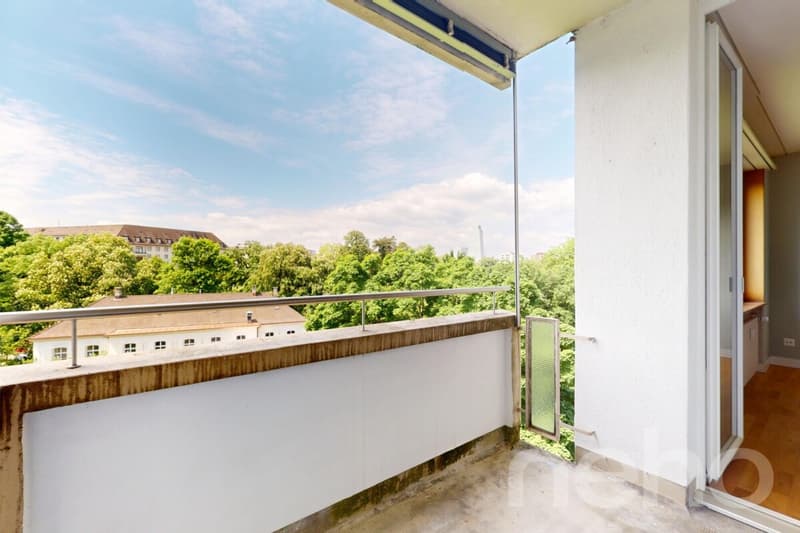 Appartamento di 3,5 locali ristrutturato in modo moderno con vista sul verde a Basilea (7)