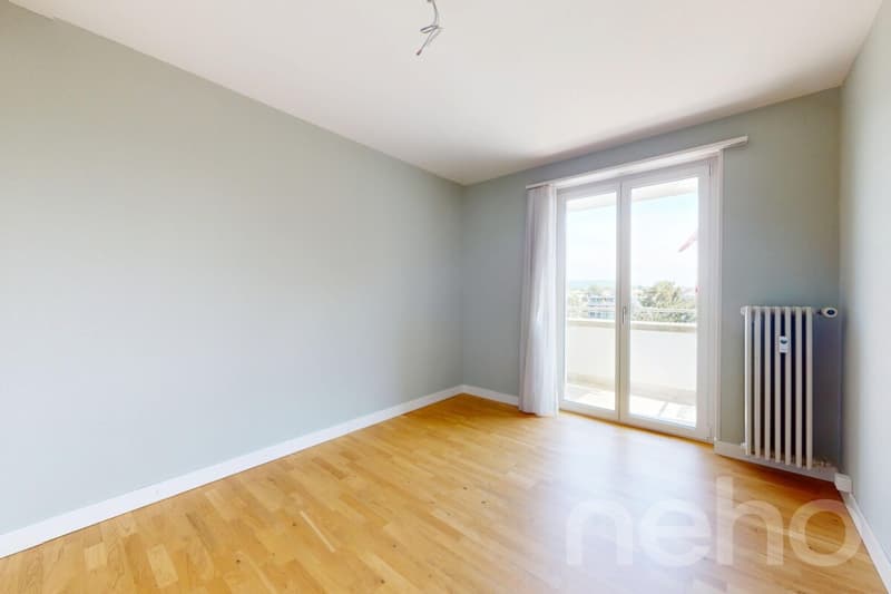 Appartamento di 3,5 locali ristrutturato in modo moderno con vista sul verde a Basilea (10)