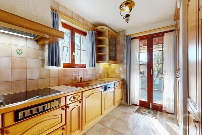 Maison 5.5pces avec vue Alpes, projet de rénovation complet disponible (12)