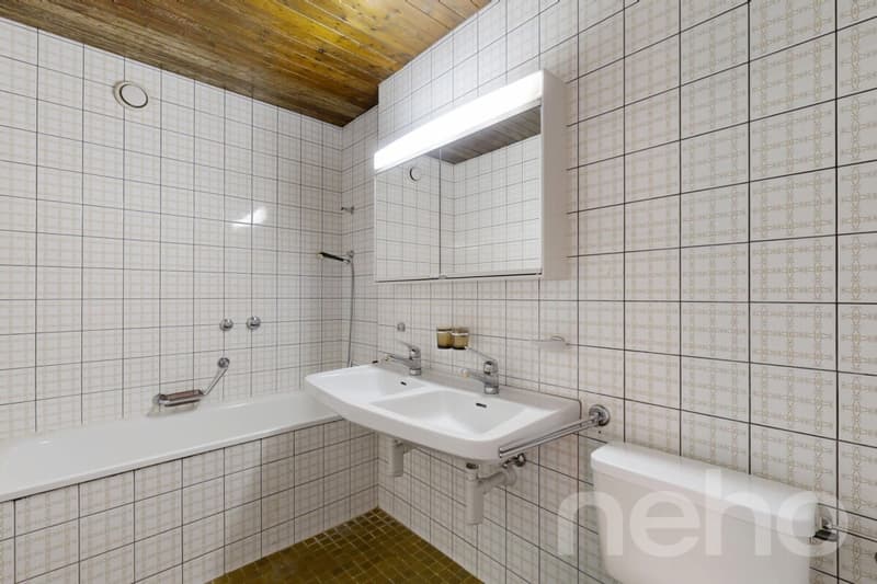 Quietly located 3.5-room apartment with balcony and potential in Höngg (10)