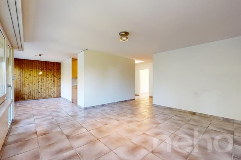 Quietly located 3.5-room apartment with balcony and potential in Höngg (2)