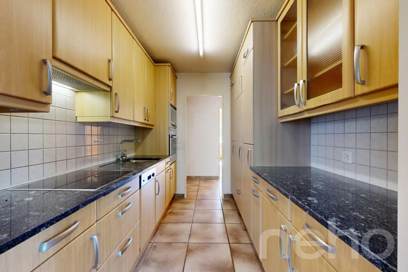 Quietly located 3.5-room apartment with balcony and potential in Höngg (5)