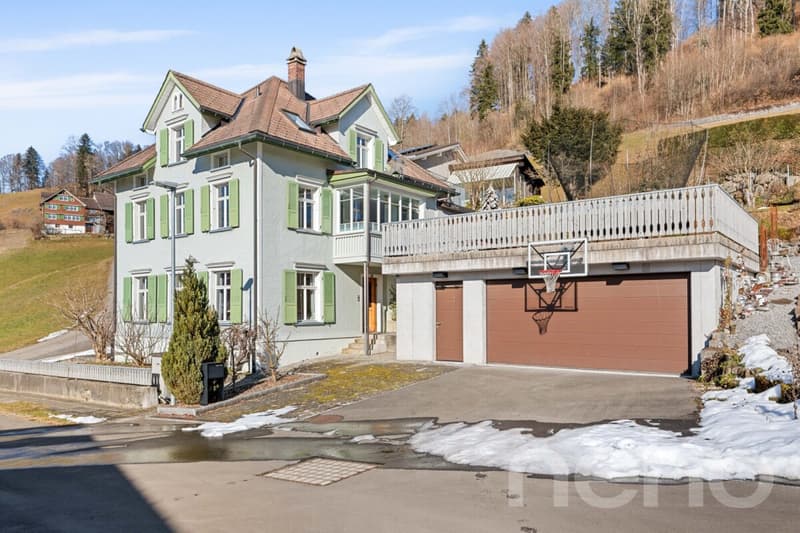 Stilvoll restauriertes Wohnhaus von 1919 (1)