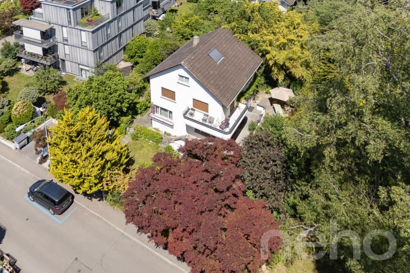 Rare Opportunity: 5.5-Room Single-Family Home in Top Location (3)