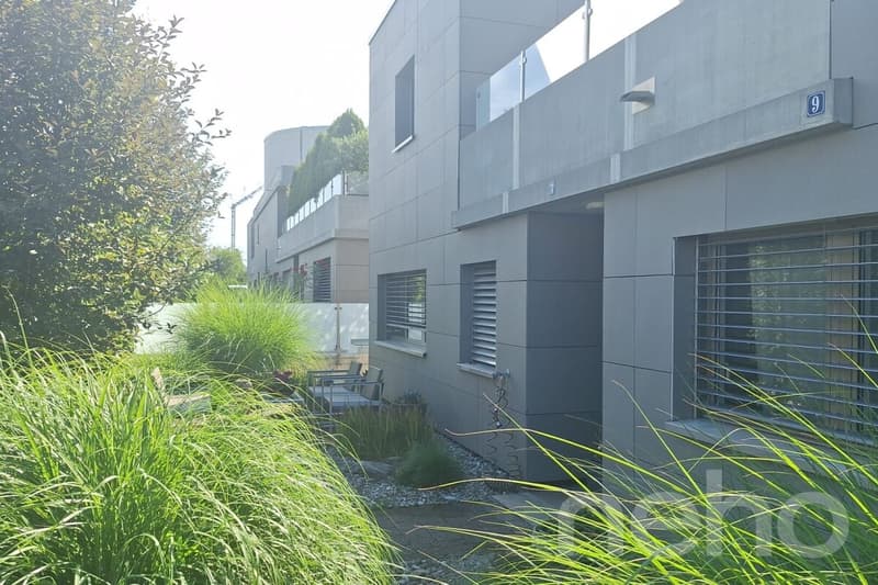 Modern 5.5 room semi-detached house with garden and sauna (2)