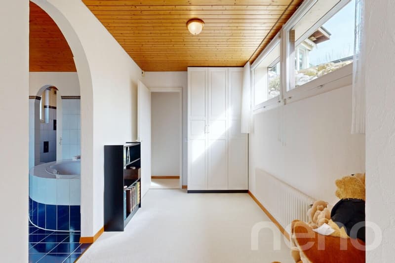 Spacious living in an unobstructable scenic location (10)