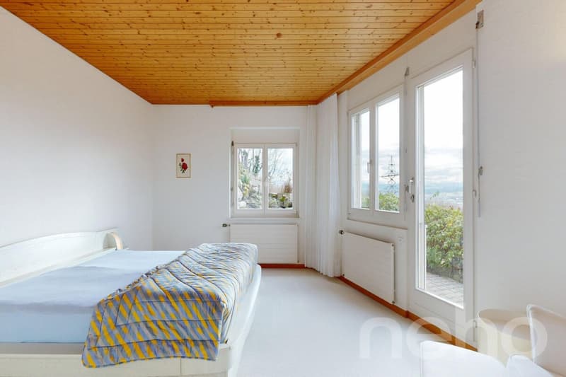 Spacious living in an unobstructable scenic location (11)