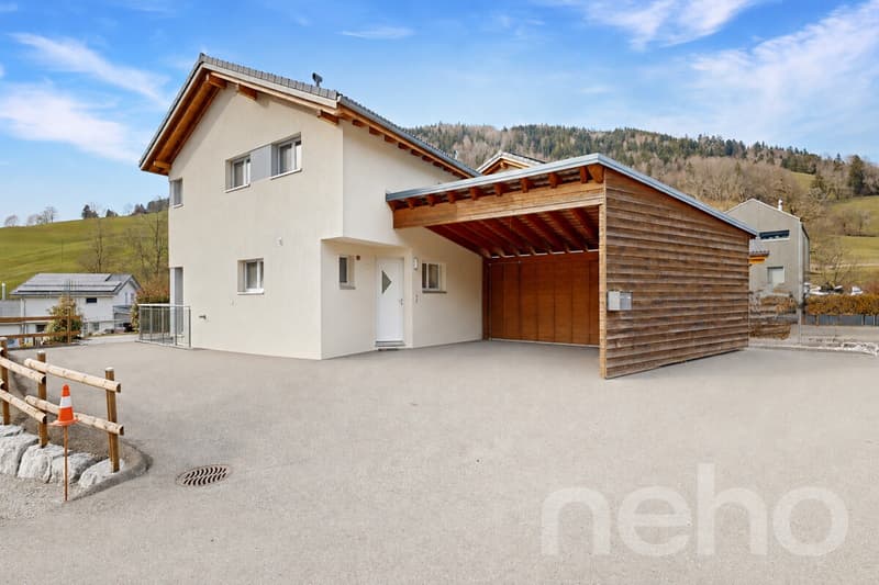 Your individual villa with garden in La Roche (1)