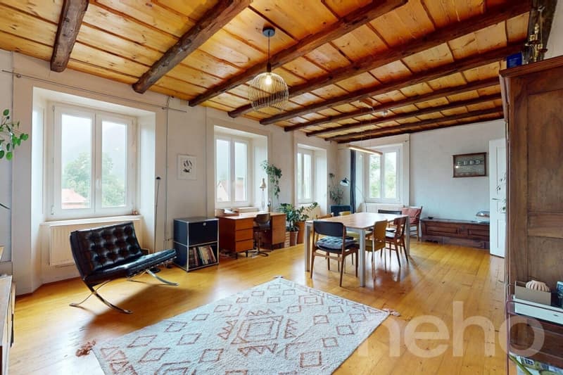 A character home with a breathtaking view! (4)