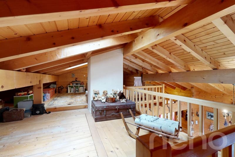Authentic log cabin on the heights of Grône (11)