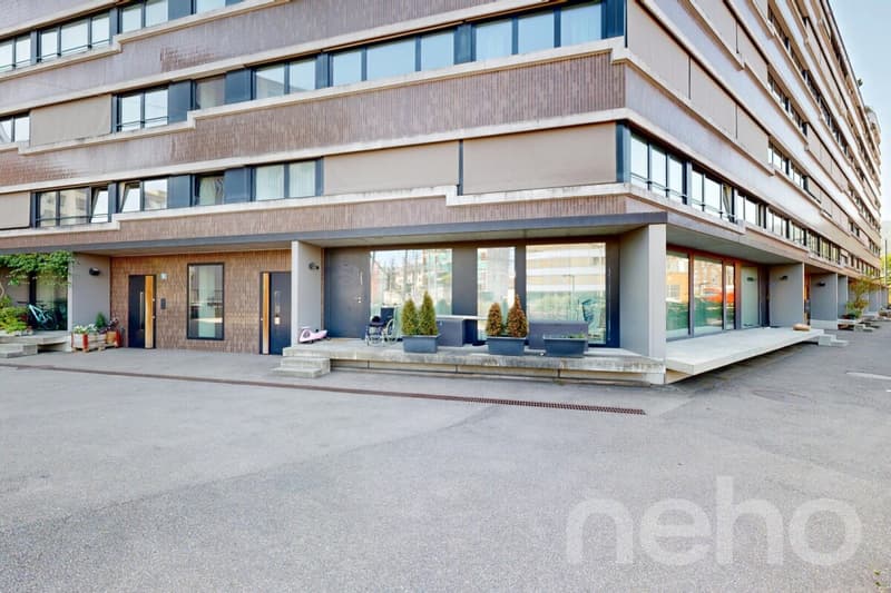 3 minutes to the main station. Spacious maisonette with 2 balconies (2)