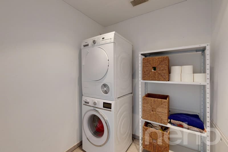 3 minutes to the main station. Spacious maisonette with 2 balconies (10)