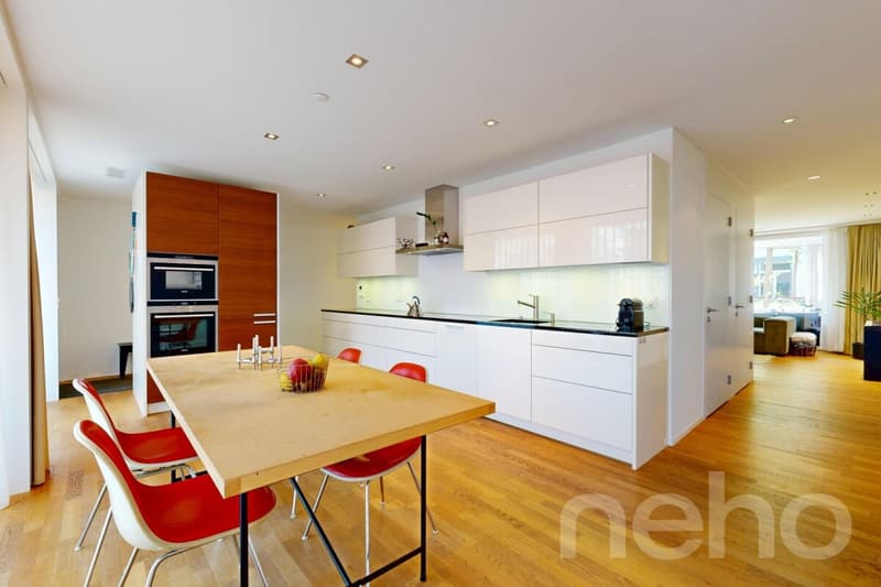 3 minutes to the main station. Spacious maisonette with 2 balconies (5)