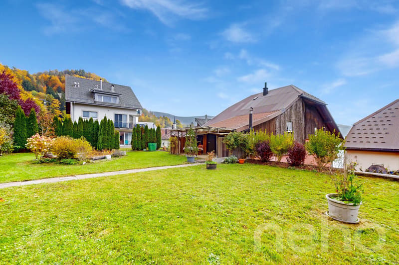 Le Pont: Property on the quays with garden and underground parking (1)