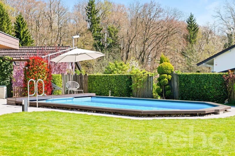 5.5 rooms. Family paradise with pool, large garden and privacy (10)