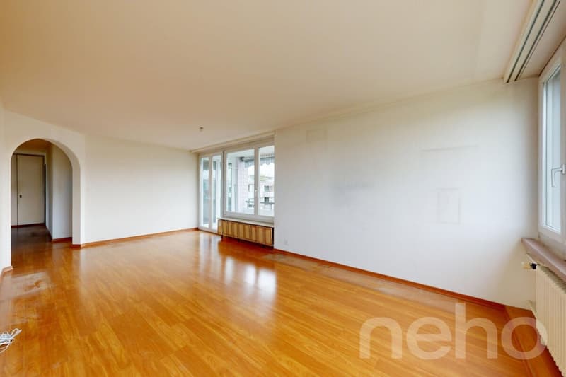4.5 Zimmer Wohnung mit Südbalkon und viel Potenzial in Effretikon (1)