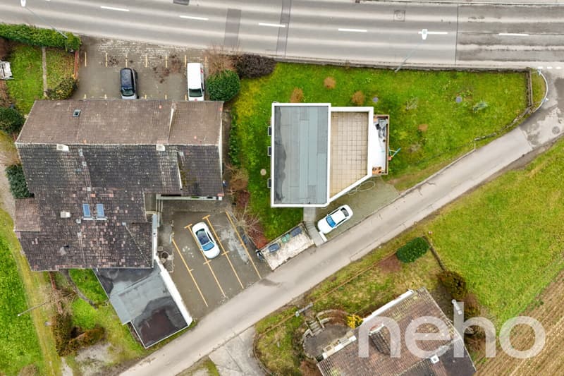 Fully rented investment property with 4.2% gross return (1)