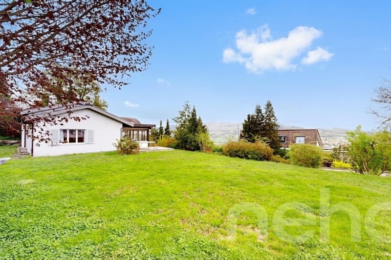 Maison charmante de 4,5 pièces avec vue imprenable et grand terrain (10)