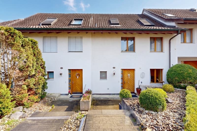 225 m² living space ? Lots of room for family, hobby & home office (11)