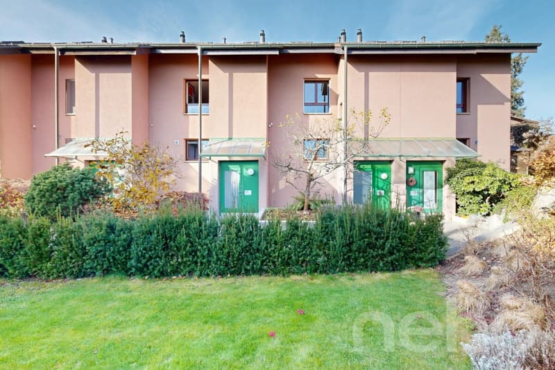 Maison de rang charmante avec 4,5 pièces et possibilités d'extension (1)