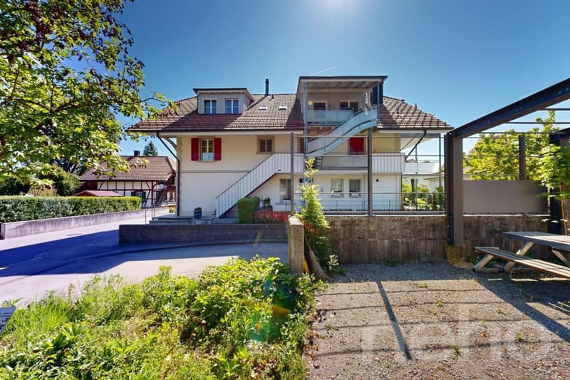 Appartement mansardé charmant et spacieux avec grand balcon (11)