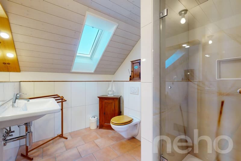 Appartement mansardé charmant et spacieux avec grand balcon (10)