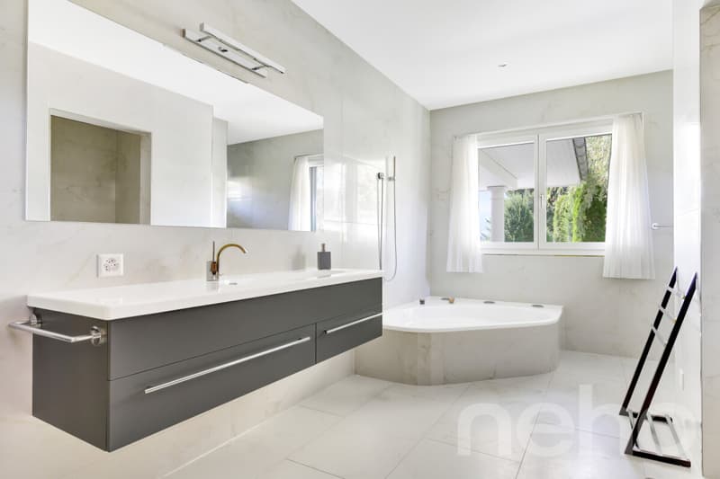 Villa exclusive avec vue panoramique spectaculaire et finitions de haute gamme (8)