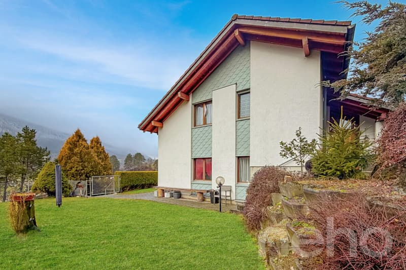 Une villa baignée de lumière, suspendue entre ciel et montagnes (3)