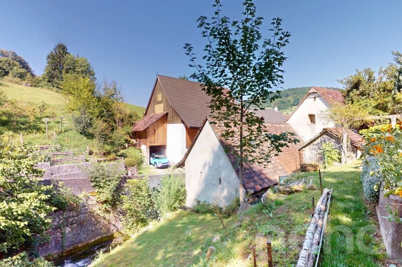 Terrain de projet avec potentiel de développement dans un emplacement central (4)