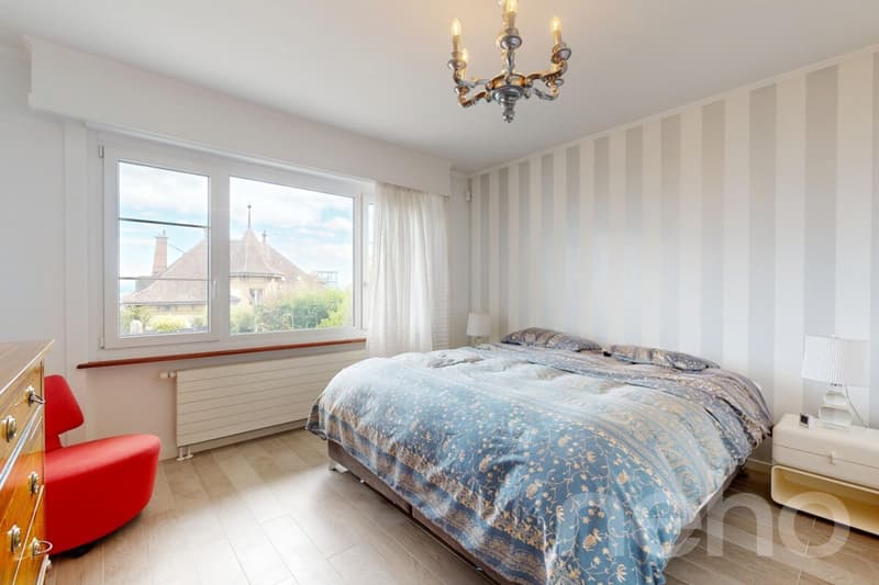 Villa contemporaine d'exception avec piscine et vue lac Neuchâtel (8)