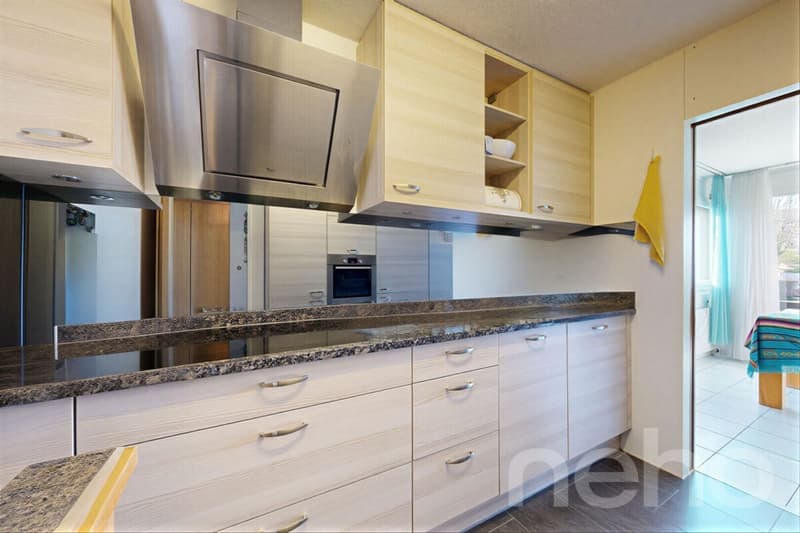 Appartement rénové de 4,5 pièces avec balcon à Nidau (4)