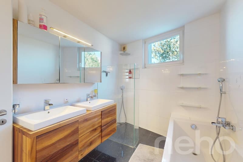 Maison unifamiliale moderne de 7 pièces dans un emplacement de premier choix (9)