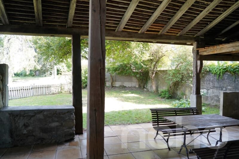Village house with barn and garden to renovate (2)