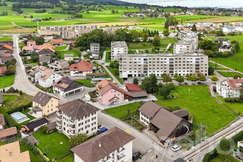 IMMEUBLE DE RENDEMENT RÉNOVÉ, AU CALME, PROCHE DE BULLE EN PLEIN ESSOR (5)