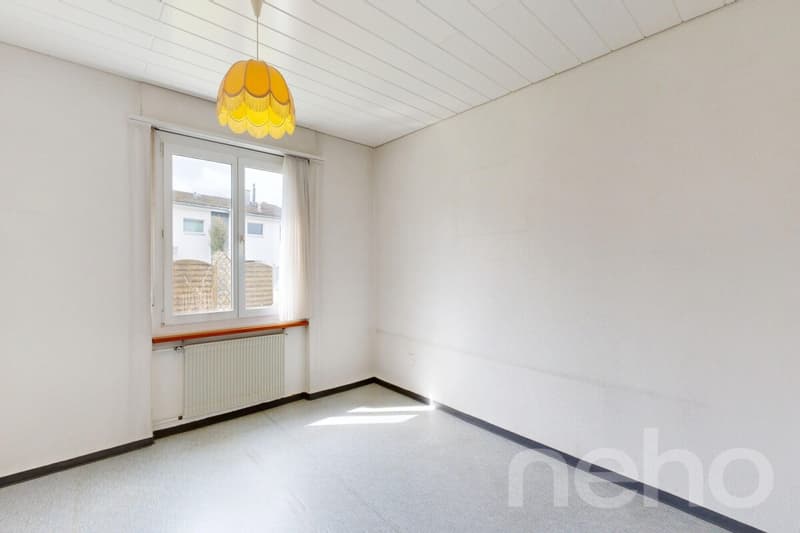 Detached single-family home with large garden, outdoor pool, and winter garden (9)