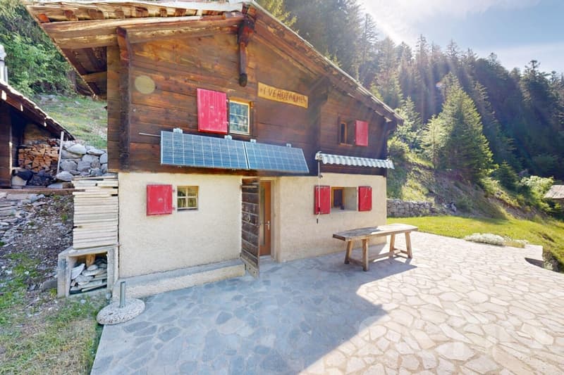 Renovated mayen along a private path Savièse/Sanetsch easy to access (9)