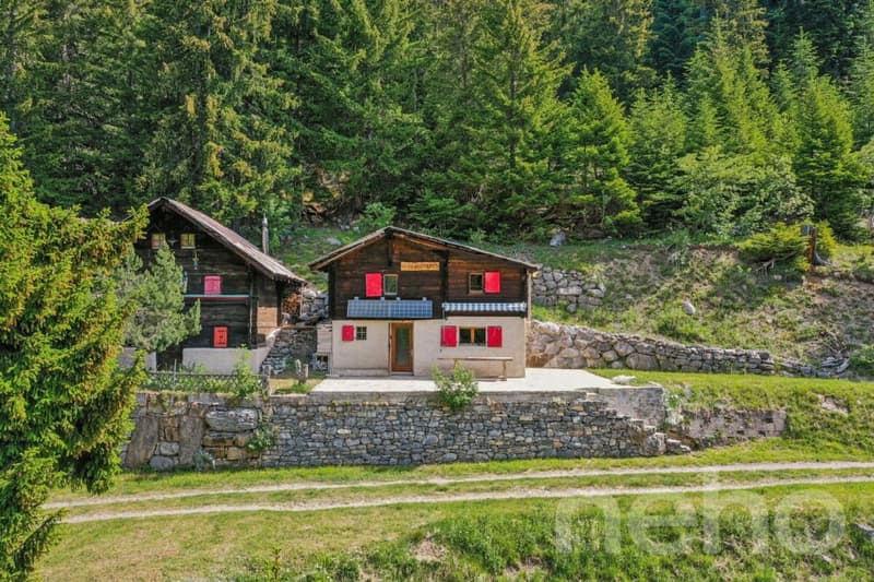 Renovated mayen along a private path Savièse/Sanetsch easy to access (4)